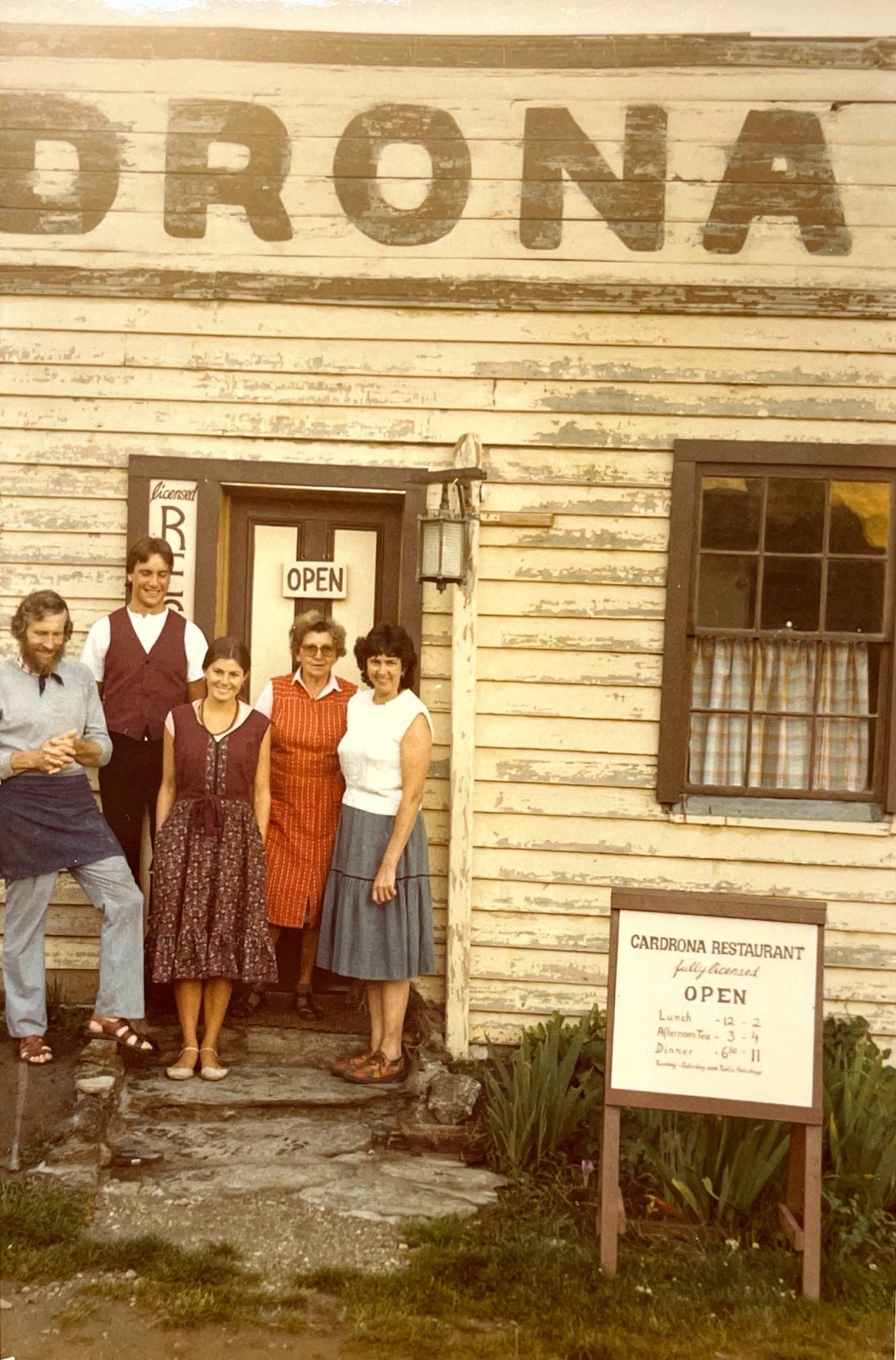 The Jones family and staff including (left) Eddie Jones, Alistar Munro and Tracey Jones (staff...