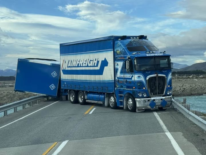 The truck was blocking both lanes at the Tekapo flyover/Tekapo Canal Rd intersection. Photo: NZTA...