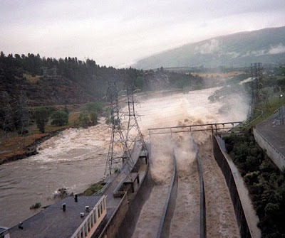 Water spilling from the Roxburgh Dam is raising the Clutha River to a level that has prompted...