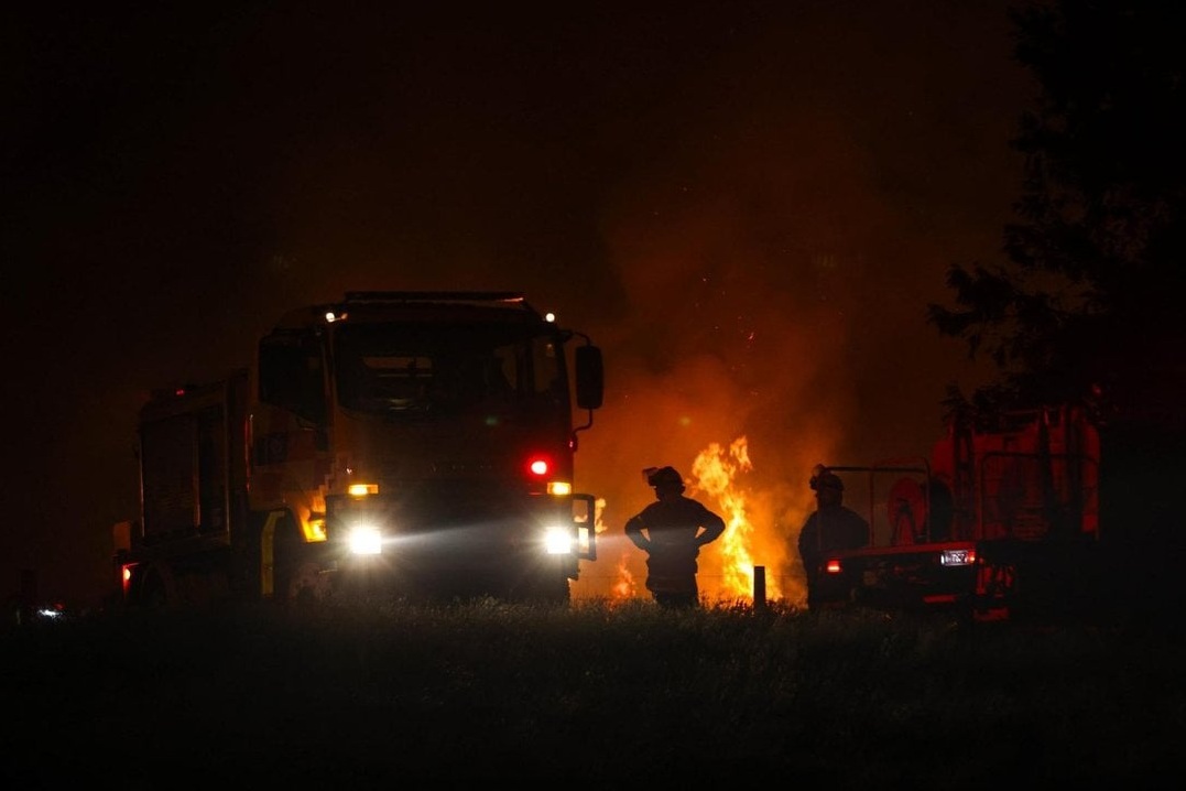 Fire crews were monitoring the blazes in Kaikōura overnight. Photo: RNZ
