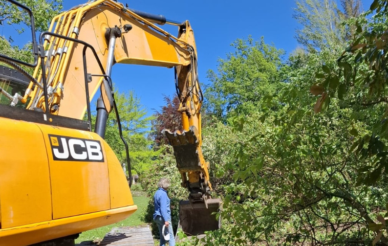 The clean-up ahead of the festival. Photo: Supplied / Jenny Cooper