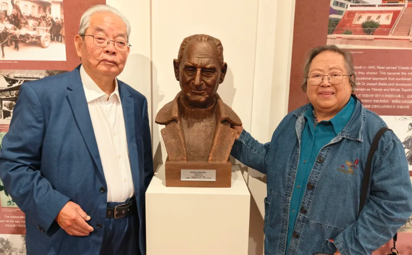 Alley's foster son, artist Deng Bangzhen and wife Lu Bo at the opening ceremony of the Rewi Alley...