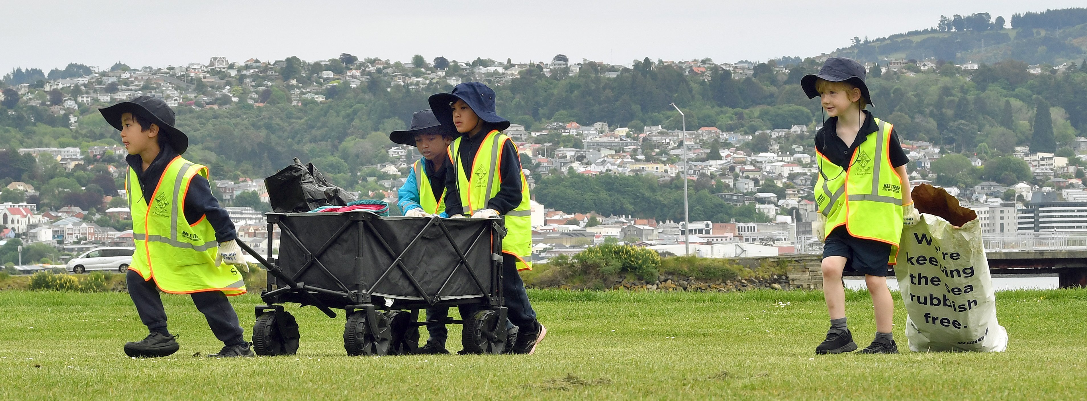 St Brigid's School Rubbish Rangers Kairo Astilla, Heanock Ignatius, Danelle Dumasis, Levi Daniels...