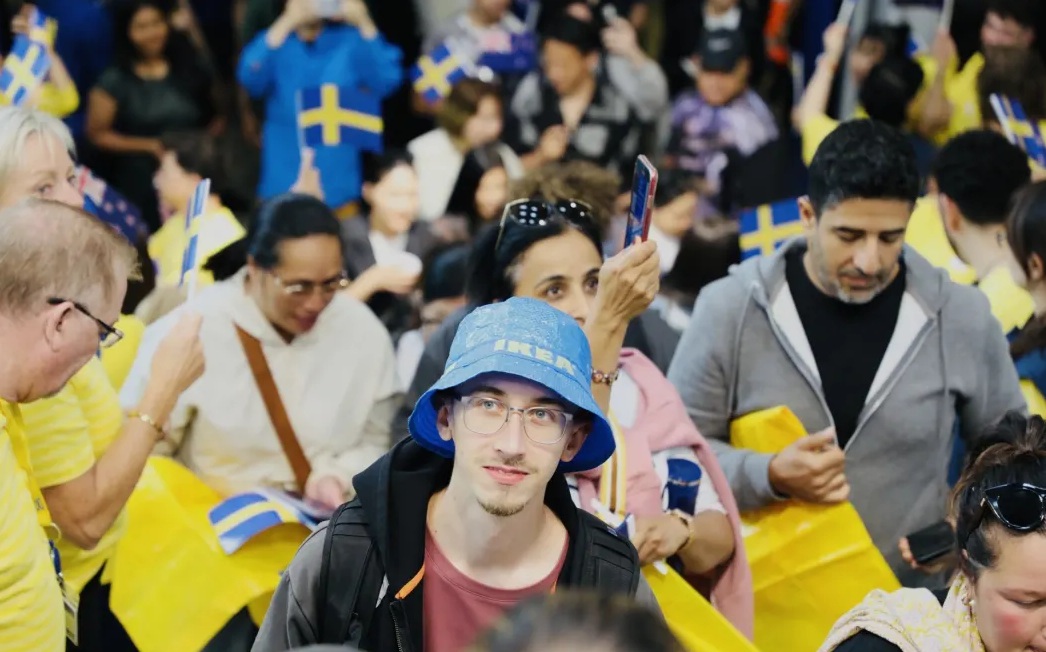 Some of the crowd on opening day at Ikea in Auckland. Photo: RNZ