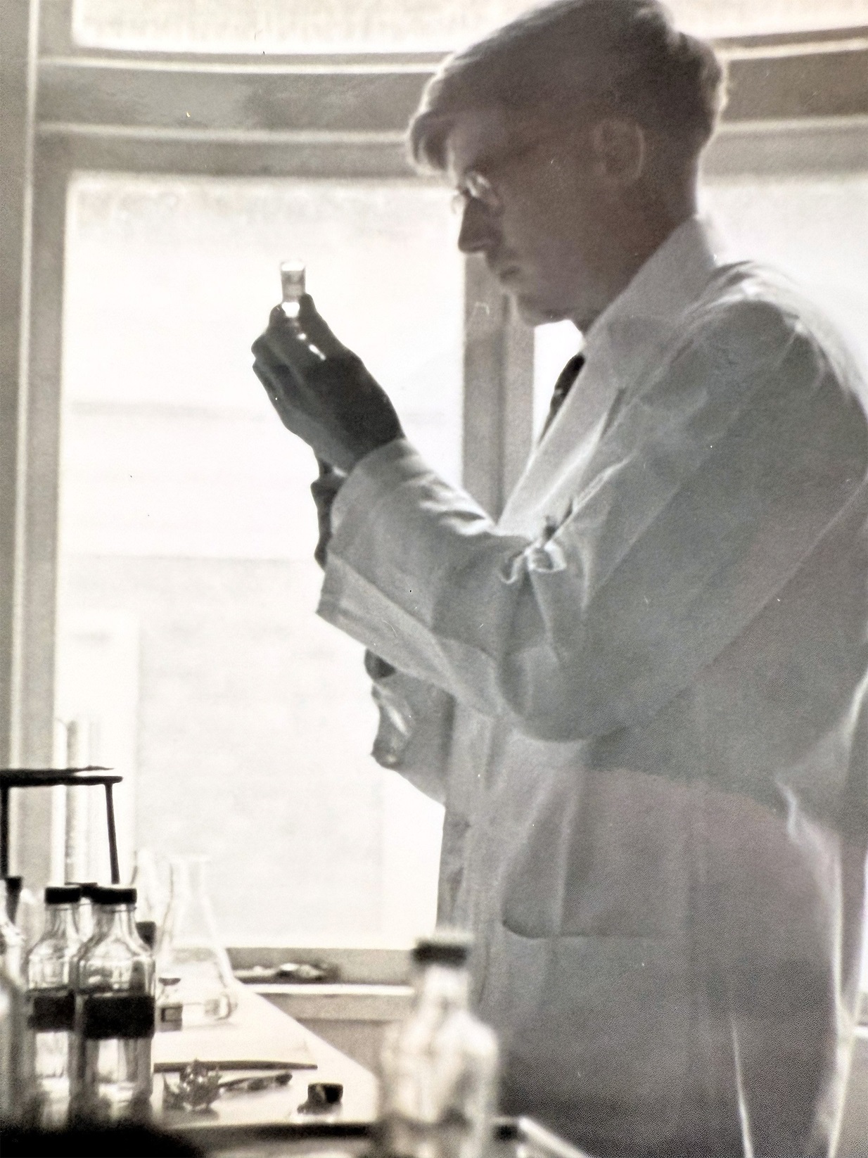 Mr Rutledge works as a lab technician.