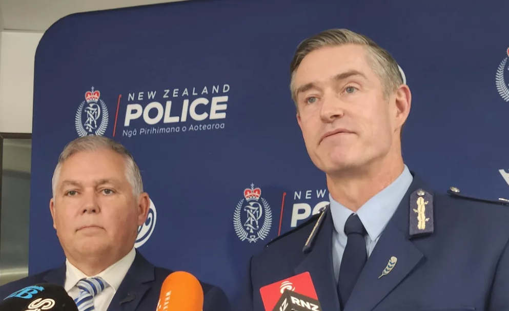 Mark Mitchell (left) with Andrew Coster during his time as Police Commissioner. Photo: RNZ (file)