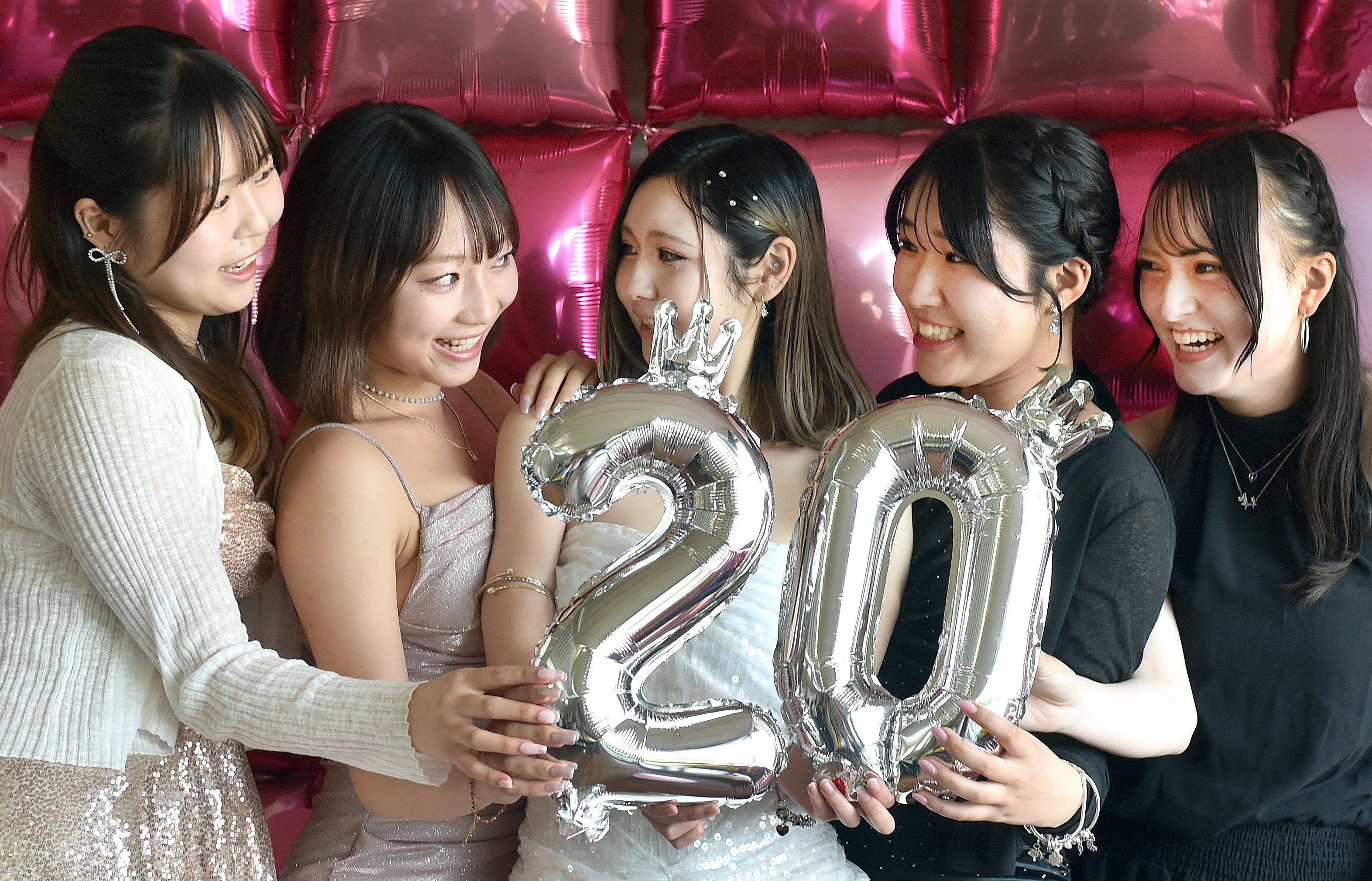 Japanese exchange students (from left) Miyako Nakagawa, Sayako Uchiyawa, Anela Kurosawa, Mai...