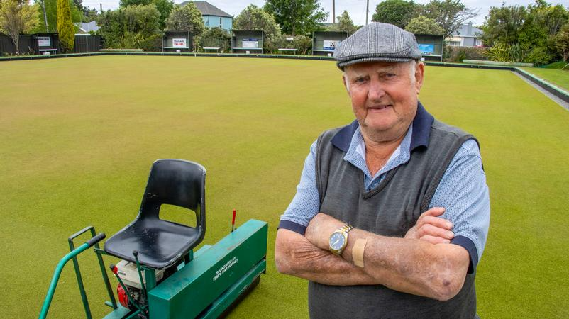 Alan Jones on the bowling green. Photo: Geoff Sloan