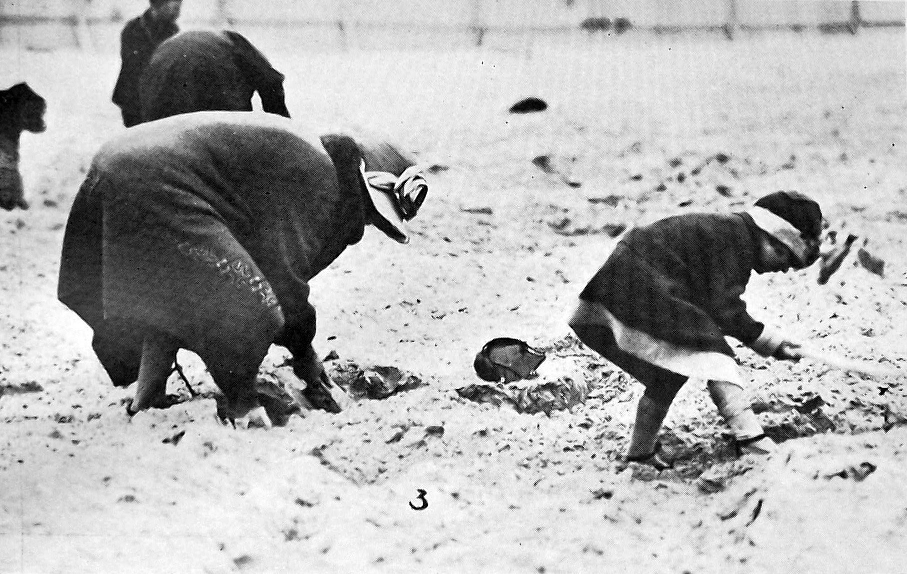 Public treasure hunt held at the New Zealand and South Seas Exhibition, Logan Park, Dunedin. —...