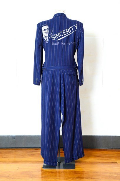 Sincerity coat, NOM*d Clarion collection, Winter 2001. Photo: New Zealand Fashion Museum online...