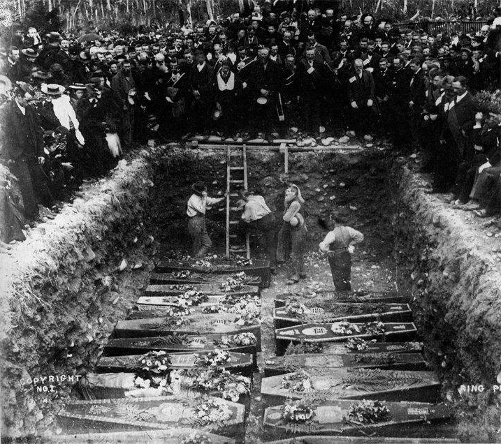 Burial of some of those killed in the Brunner Mine disaster. Photo: ODT files 