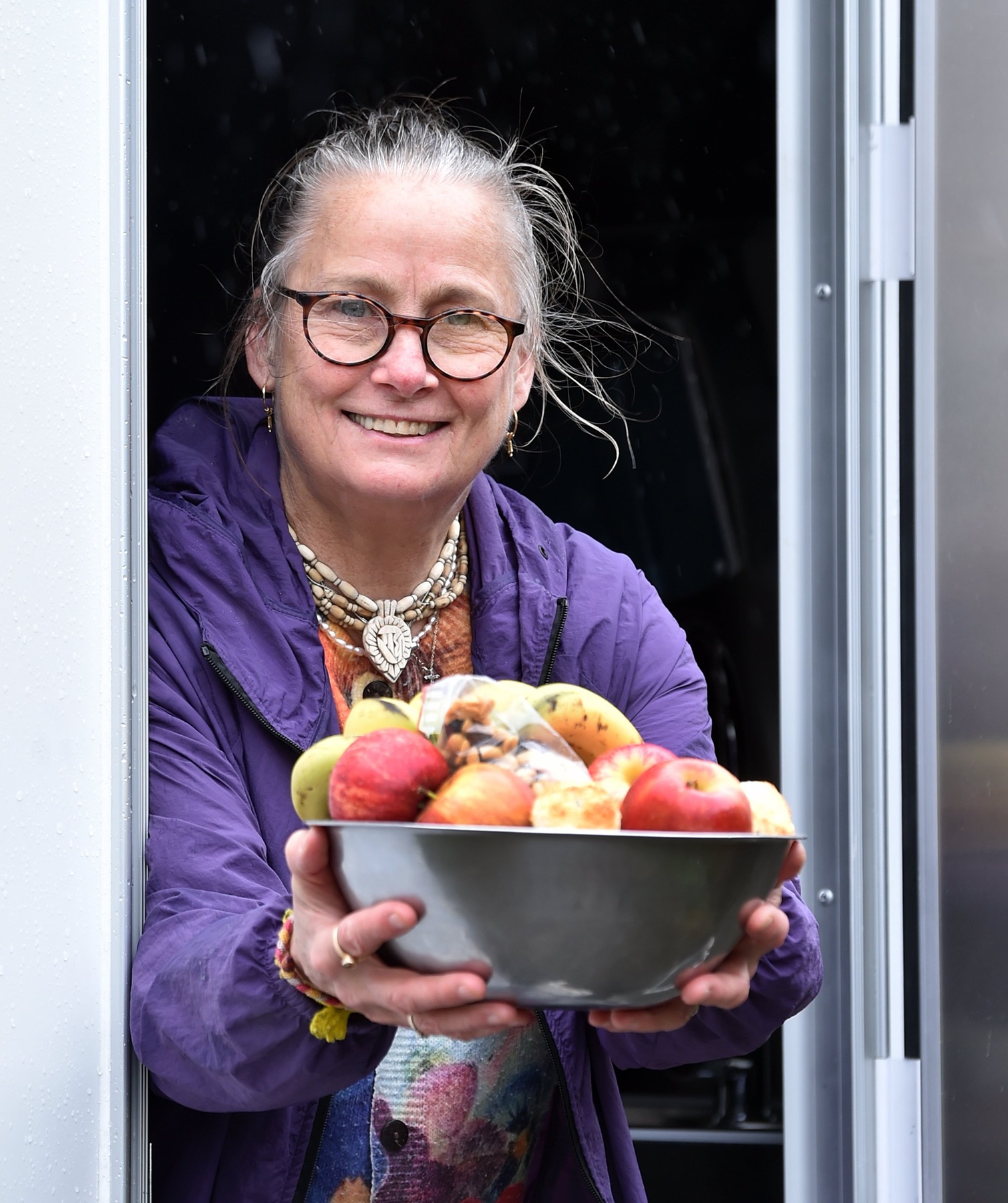 The $3 lunch lady Jane Beecroft is back, bringing cheap meals to Dunedin with her food truck...