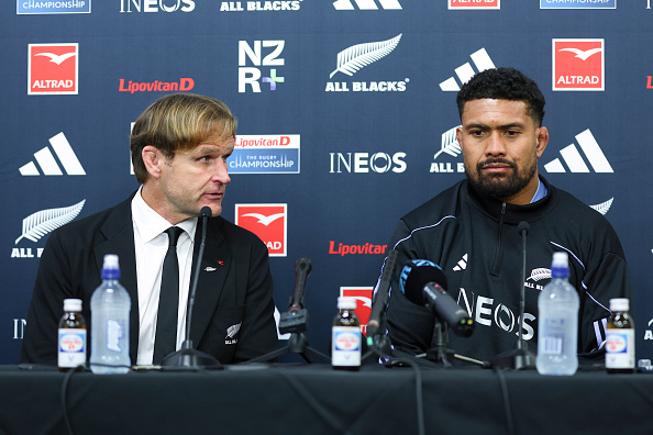 Scott Robertson and Ardie Savea at a media conference in 2024. Photo: Getty Images 