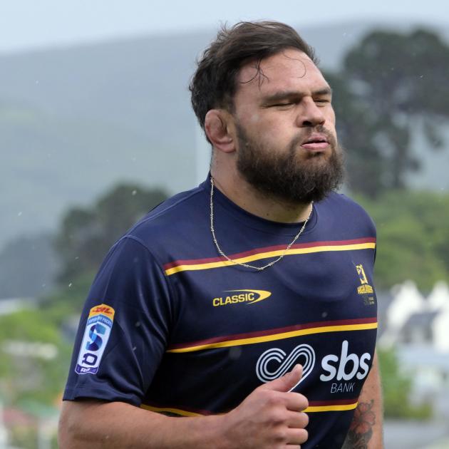 Angus Ta’avao at a Highlanders training session late last year. Photo: Gerard O'Brien