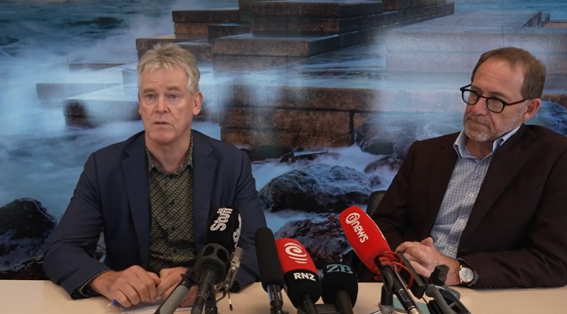 Wellington Water chief executive Pat Dougherty (left) and Mayor Andrew Little. Photo: RNZ 