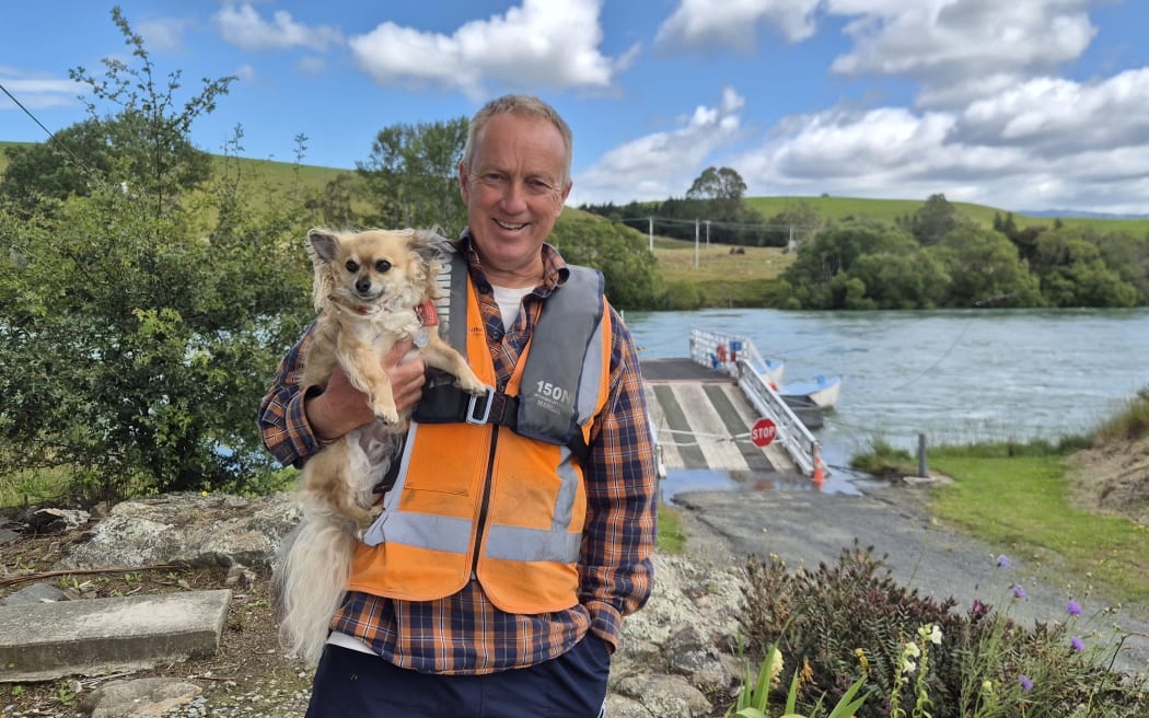 Punt operator Tom Jones and dog Yoda. Photo: Gianina Schwanecke / Country Life