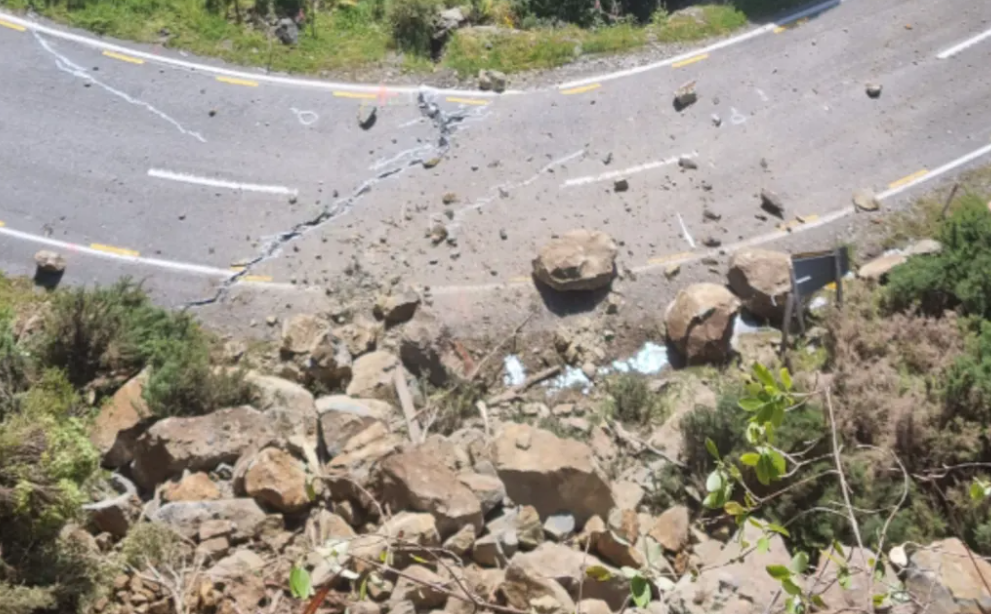 Rockfall on a South Westland road. Photo: NZTA 