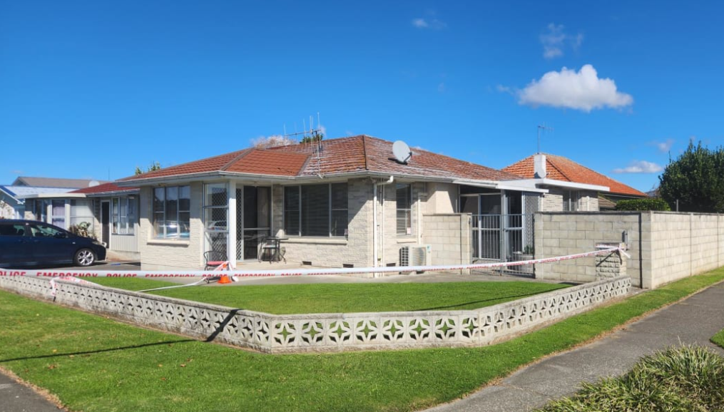 Police were called to a house on Avenue Rd East on Sunday morning. Photo: RNZ 