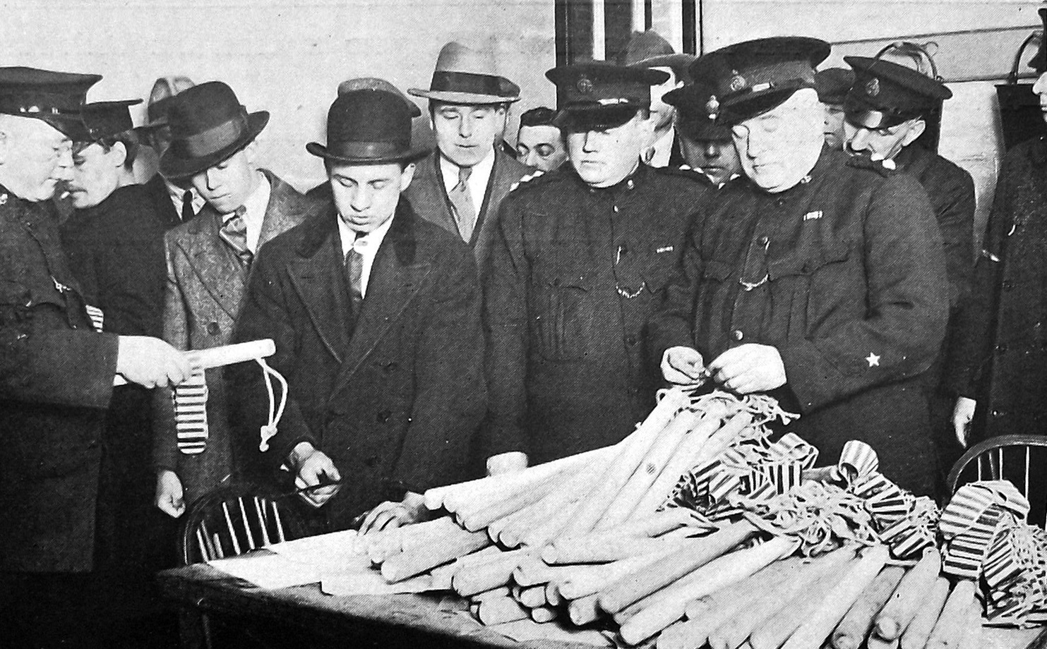The General Strike in Britain: Special constables receiving their batons. — Otago Witness, Issue...