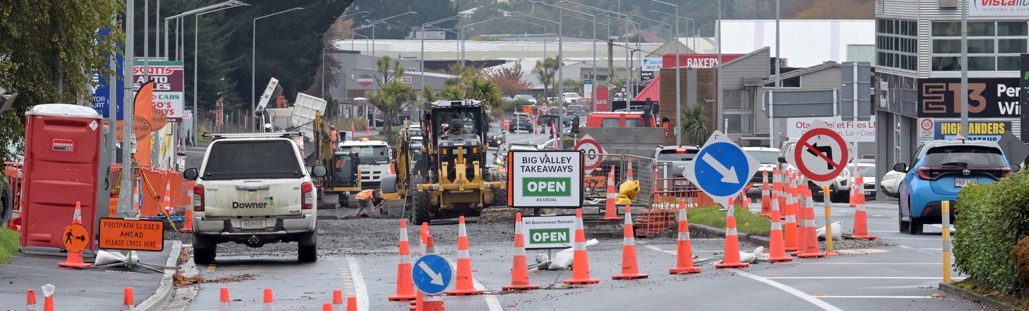 Kaikorai Valley Rd. Photo: Gerard O'Brien