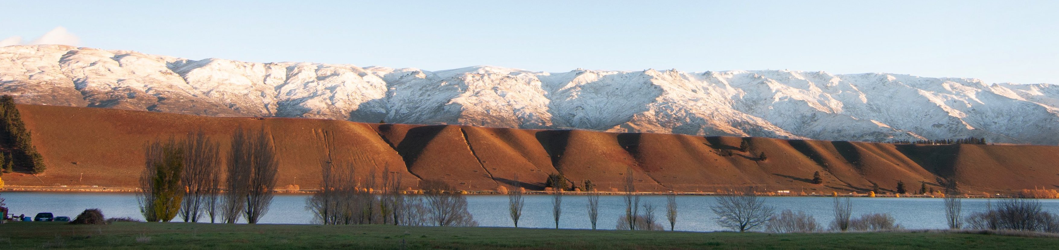 Snow on the Pisa Range behind Cromwell yesterday morning. Photo: Shannon Thomson