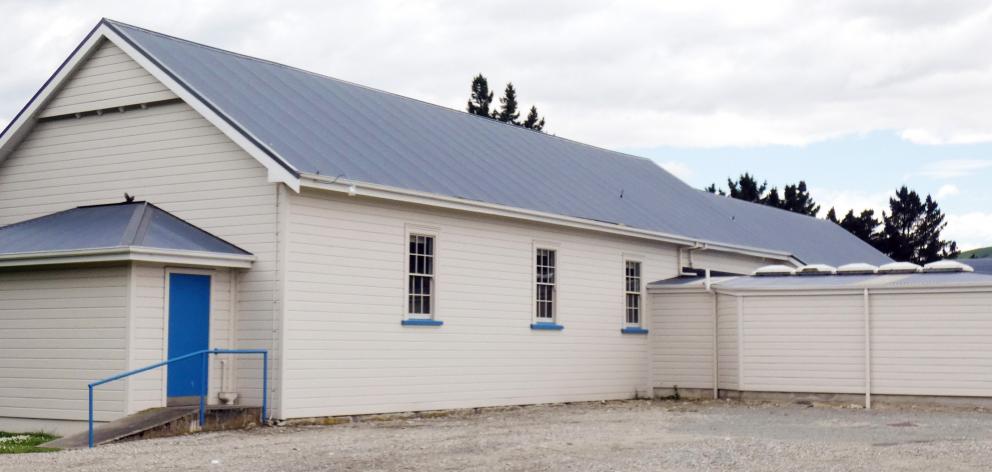 The Millers Flat Hall will be used to provide warmth, tea, coffee, toilet, water and cooking facilities to residents affected by power outages in the area. Photo: ODT file The Millers Flat Hall will be used to provide warmth, tea, coffee, toilet, water and cooking facilities to residents affected by power outages in the area. Photo: ODT file