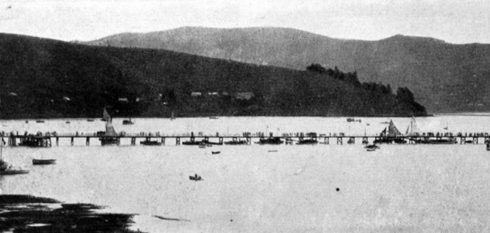 The pier at Broad Bay, Otago Harbour: a favourite seaside resort for weekenders.- Otago Witness, 12.2.1913. 