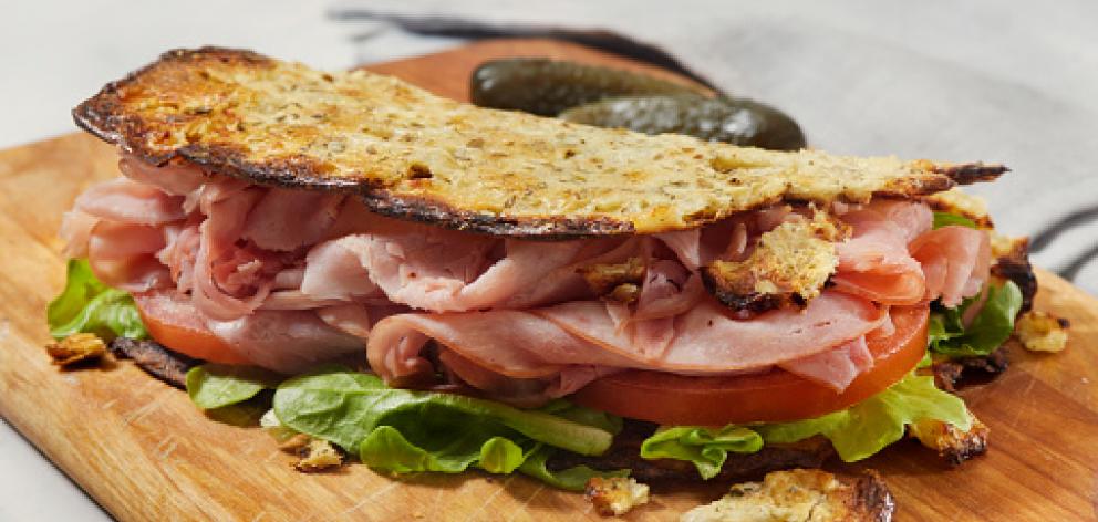 Cottage cheese can be made into low-carb flatbreads. Photo: Getty Images 