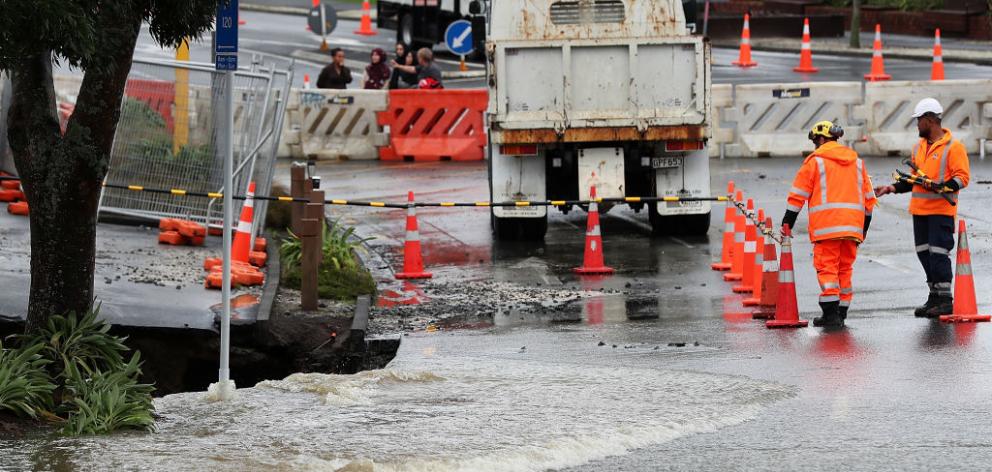 Great North Rd in the Auckland suburb of New Lynn is again closed after flooding today further...