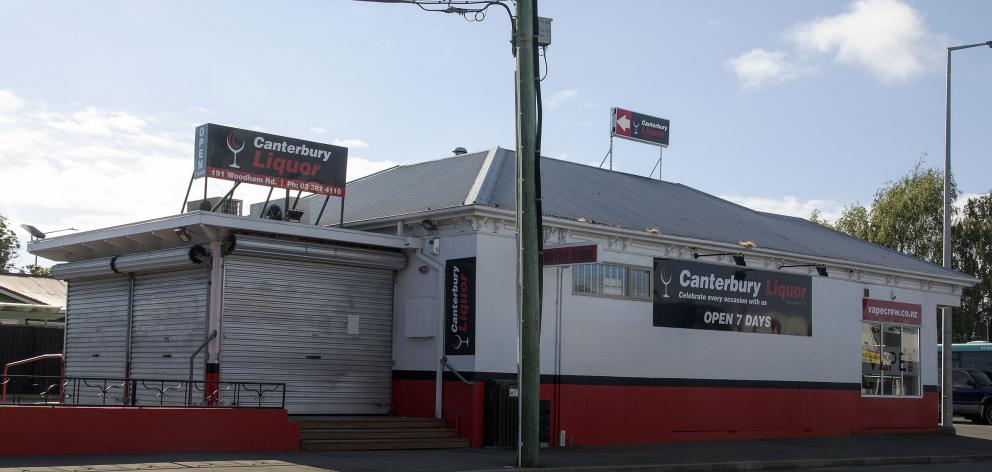 The bottle store on the corner of Woodham Rd and Gloucester St. Photo: Geoff Sloan