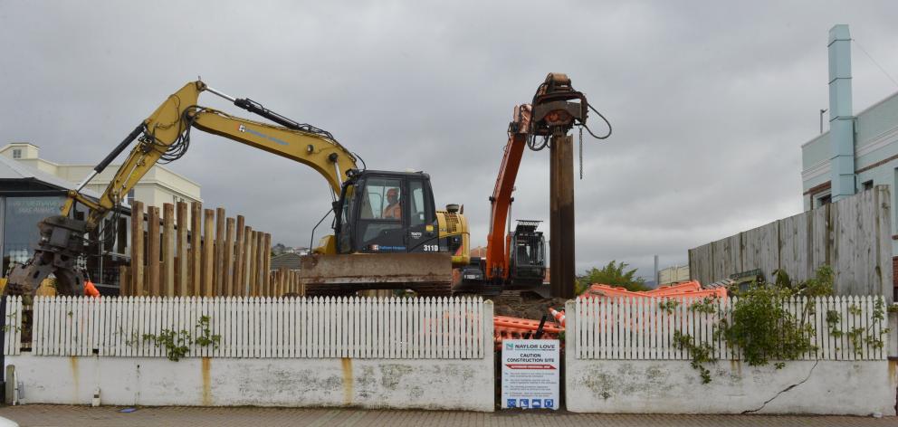 Contractors drive in sheet piles this week. Photo by Gerard O'Brien.