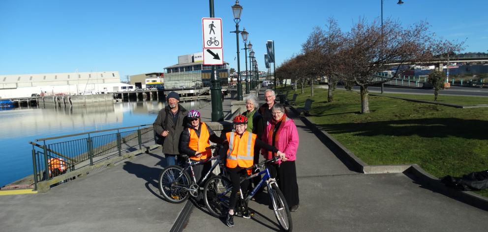 VICTA Dunedin founder Dr Lynley Hood (right) visits the harbourside with (from left) keen walker and cyclist Maurice Barker, cyclist Ann Taylor, Blake Taylor (9), walker and cyclist Rosemarie Smith, and walker John Jillett. Photo: Brenda Harwood