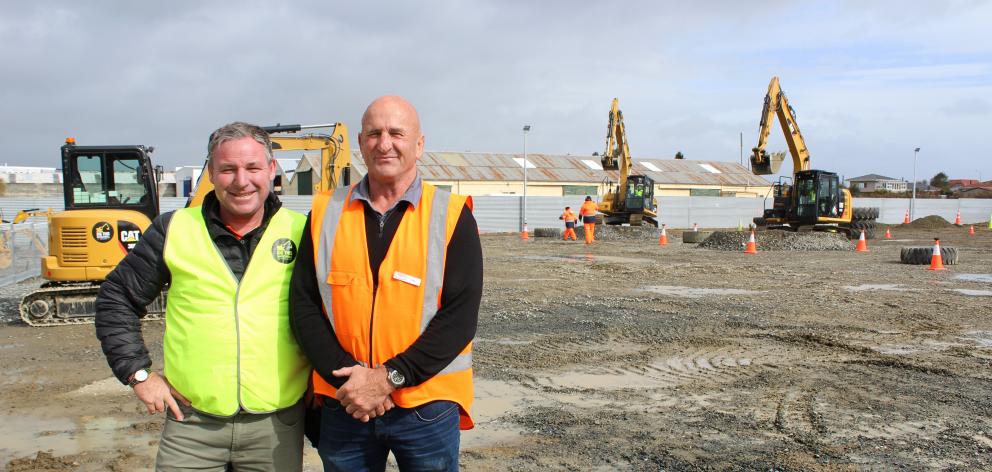 Dig This Las Vegas founder Ed Mumm (left) and Invercargill manager Lex Chisholm. 