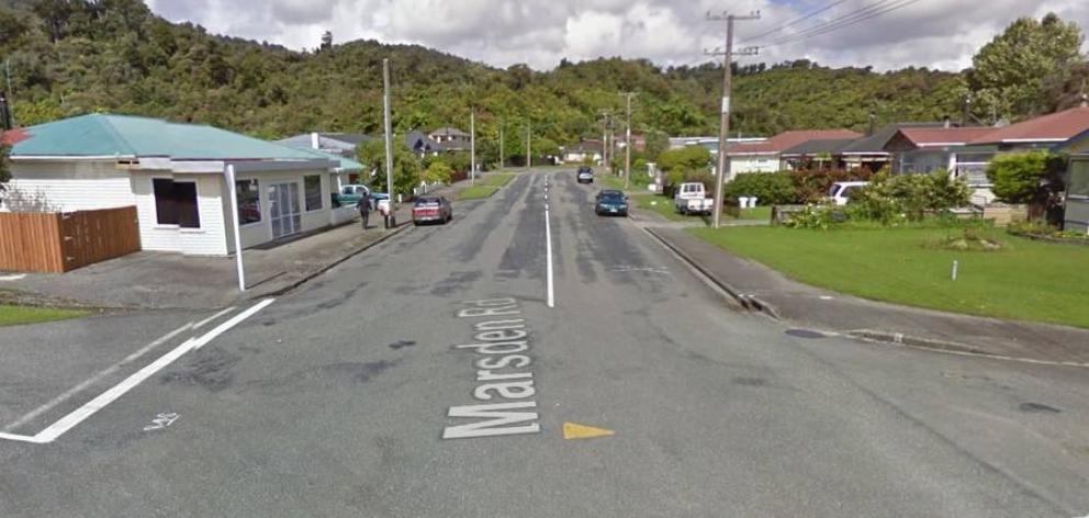 Armed police are responding to an incident on Marsden Rd in Greymouth. Photo: Google Maps