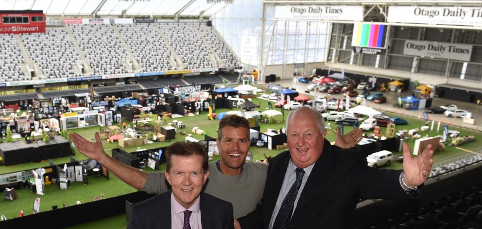 Dunedin Venues chief executive Terry Davies (left), celebrity chef Pete Evans (centre)  and...