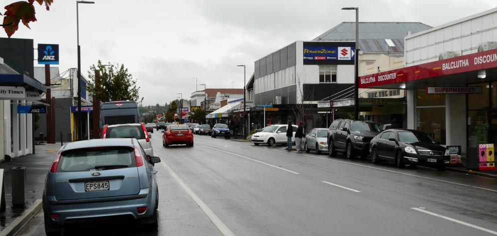 Power was cut to businesses in central Balclutha this morning. Photo: Richard Davison Power was cut to businesses in central Balclutha this morning. Photo: Richard Davison