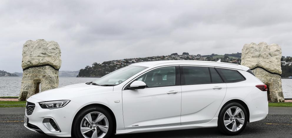 The Commodore is, frankly, the more polished diesel product in every comparable area. Photo:...