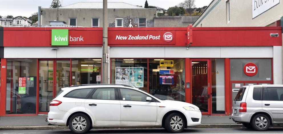 The Dunedin North New Zealand Post and Kiwibank in Great King St.