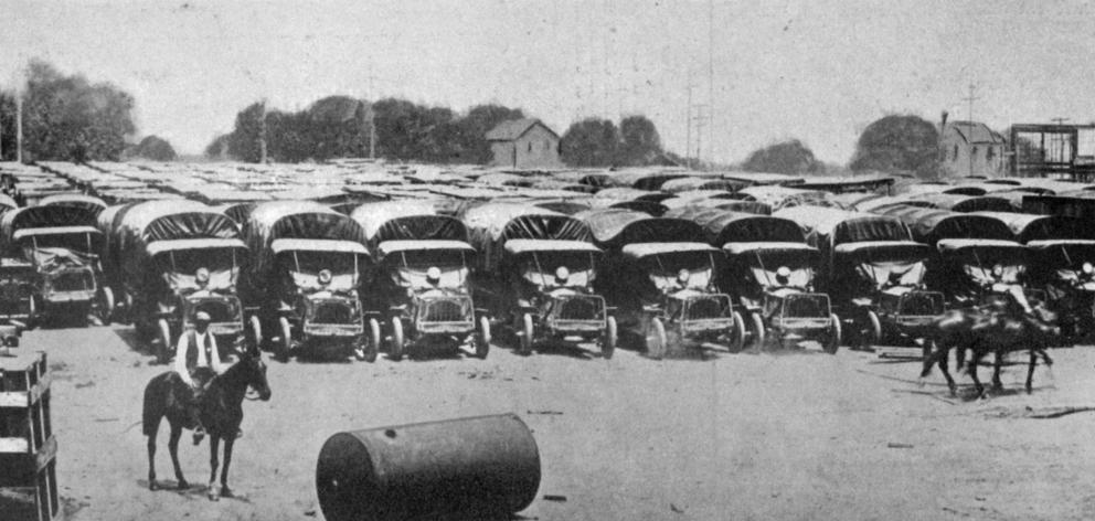 Hundreds of trucks lined up at United States military Camp Holabird, in Maryland. - Otago Witness, 28.8.1918. 