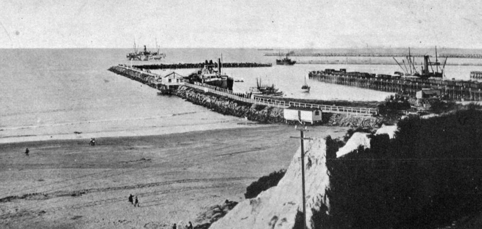 Timaru Harbour, showing the extensive breakwater. - Otago Witness, 30.10.1918.