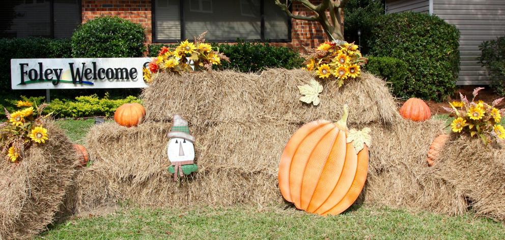 Thanksgiving displays brighten the streets everywhere. 