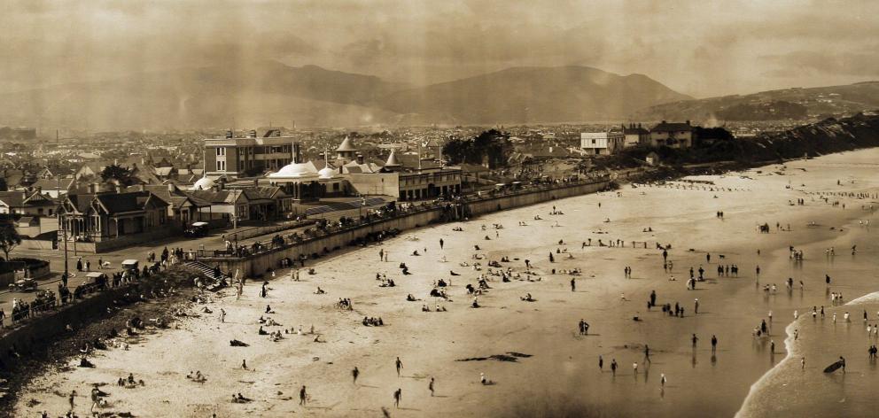 This photograph of St Clair Beach, taken between 1915 and 1920, shows how enduring the love...