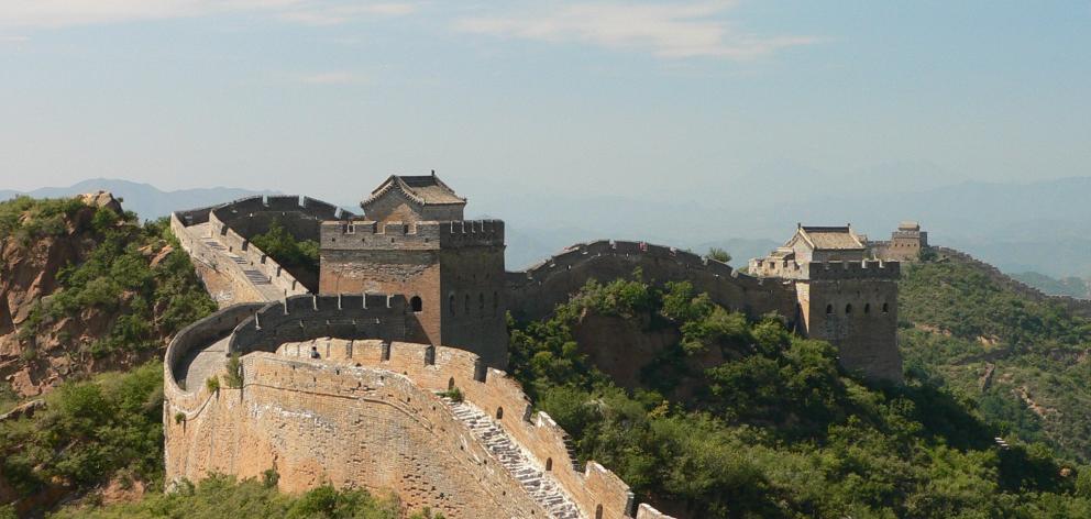 The new ‘‘Seven Wonders of the World’’ as selected by a Swiss Foundation in 2007: The Great Wall...