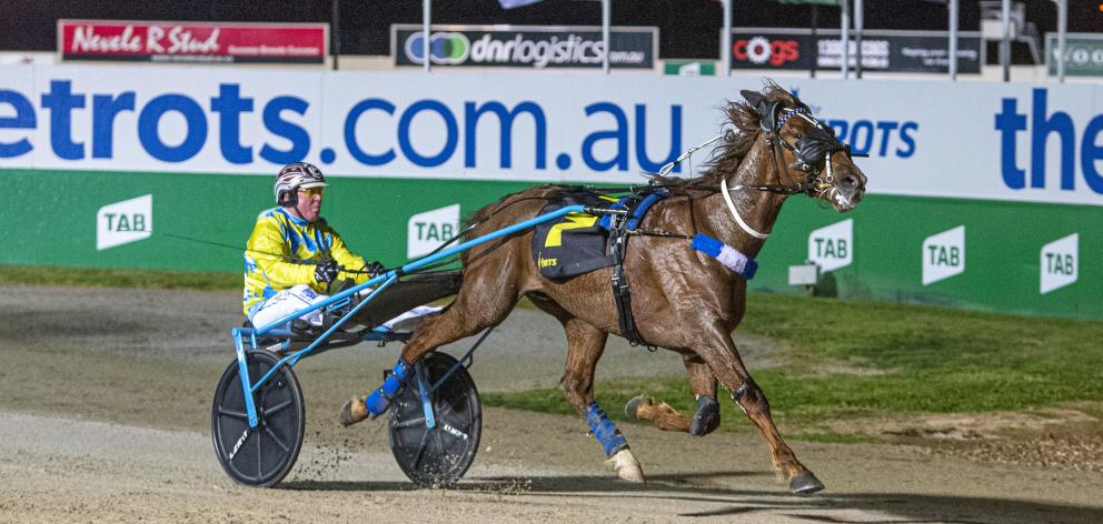 Ultimate Stride Australasian Breeders wins the 2yr-old colts and geldings’ final for driver ...