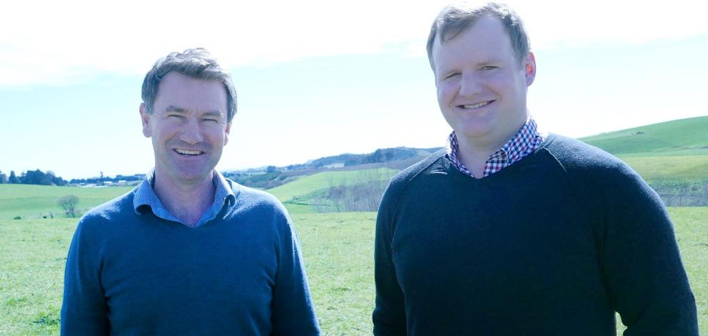 Guy Blundell (left) and Hayden Craw, from Compass Agribusiness. Photo Amie Richardson
