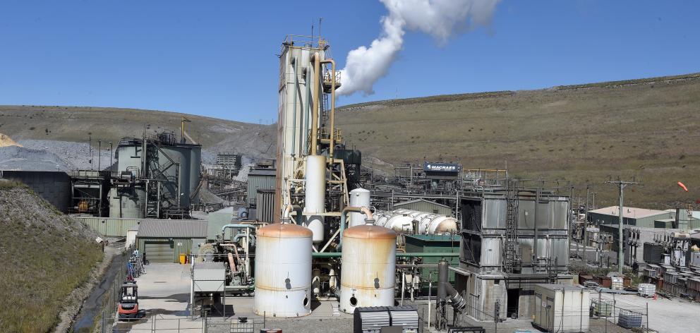 The processing plant where gold is extracted and cast.