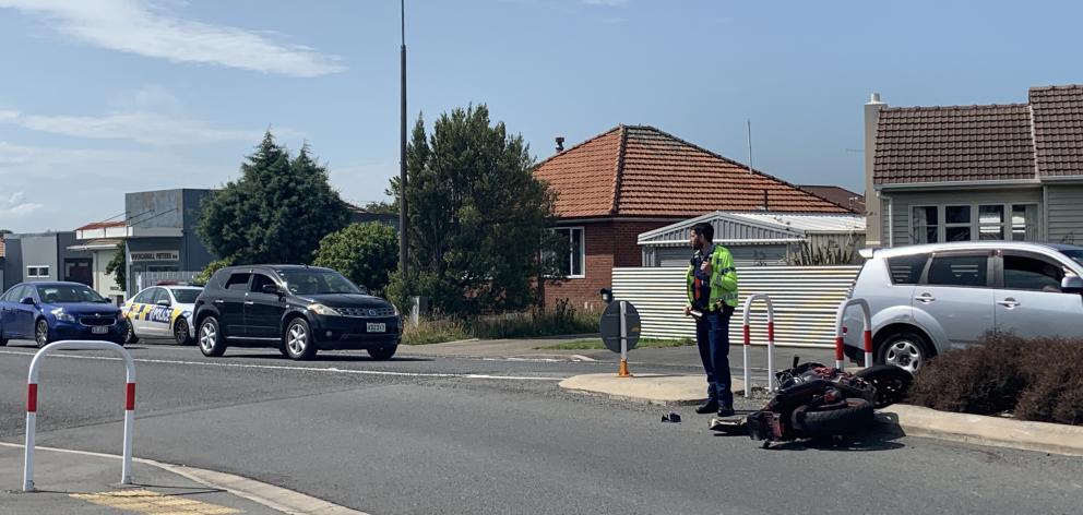 A motorcycle was left in the middle of the street after a brief chase in Invercargill today. Photo: Abbey Palmer