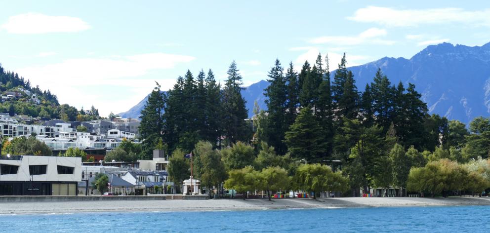 Enjoying lunch with a glass of wine beside the peaceful lake reminds why visitors starting coming...
