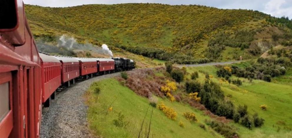 The Marlborough Flyer heading through the Taylor Pass. Photo: RNZ