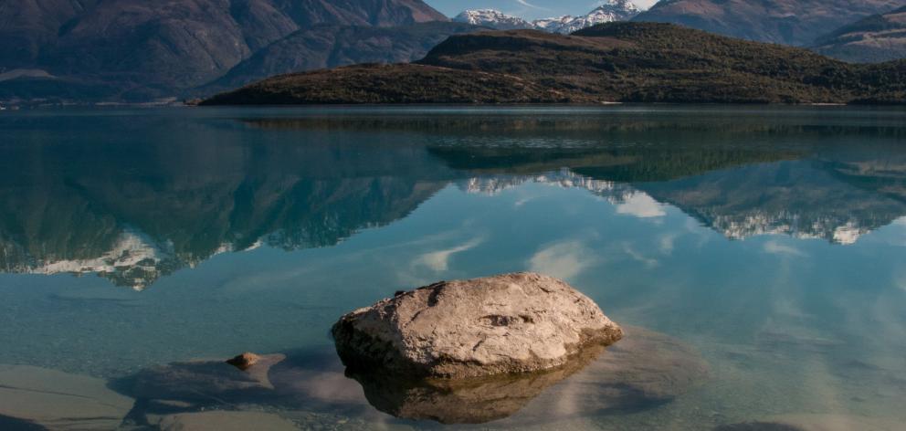 Looking towards Pig and Pigeon Island on Lake Wakatipu on the Queenstown to Glenorchy road. 